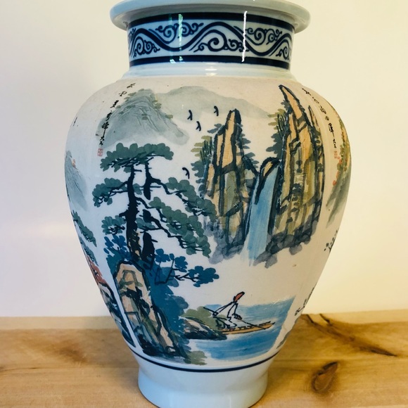 Vintage Japanese Sculpted Vase / Planter Hand Painted Scenes Mt. Fuji - Picture 4 of 7